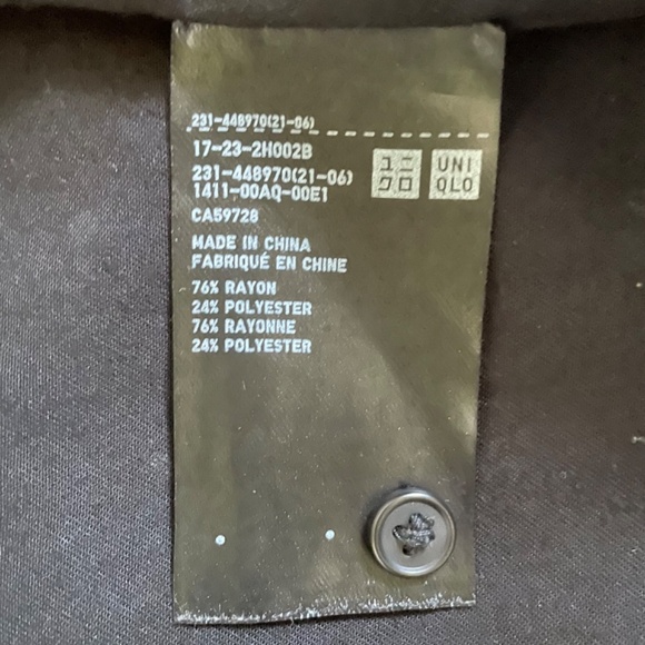 Uniqlo Rayon Blend Black with White Dots Button Down Long Sleeve Shirt Size S - Picture 5 of 6